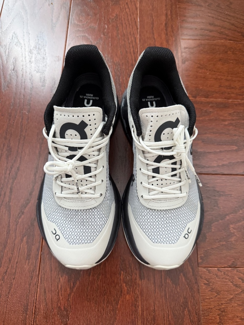 On Women's Cloudnova Z5 Rush in Pearl/Black, Size 8